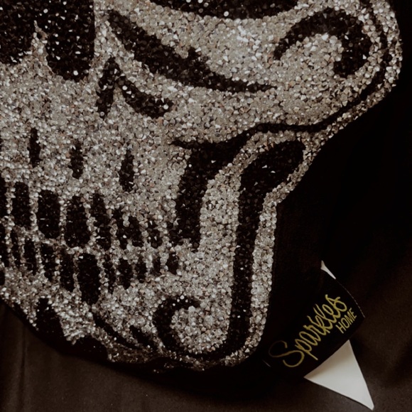 Sparkly Sugar Skull Rhinestone Sequin Pillow Halloween Pillows NWT Skeleton - Picture 2 of 4
